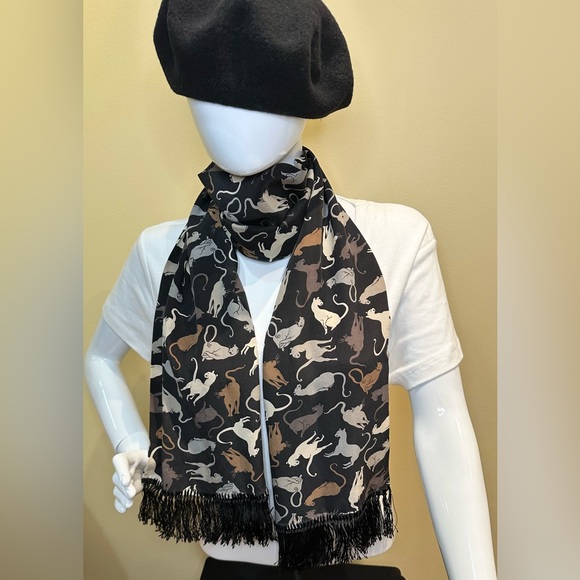 Vintage Accessories - 🌟HP🌟VTG 1990s Museum of Fine Arts Boston (MFA) Black 100% Silk Cat Scarf Fringe